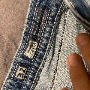 Lighter wash Miss Me Capri Jeans Size 32